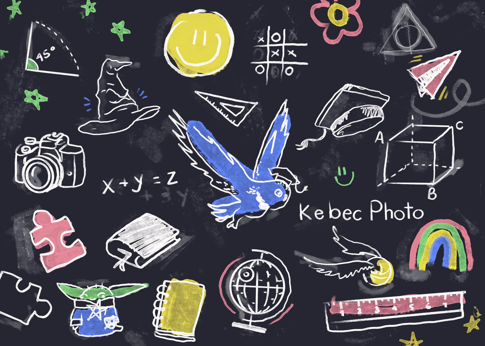 Murale au style craie sur fond noir : un harfang bleu coiffé d'un mortier vole parmi un appareil photo, des cahiers, un globe, des jeux d'écolier et les mots Kebec Photo.